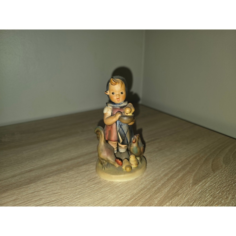 Goebel Hummel Feeding Time Figurine 199/0 TMK-3 Stylized Bee West Germany